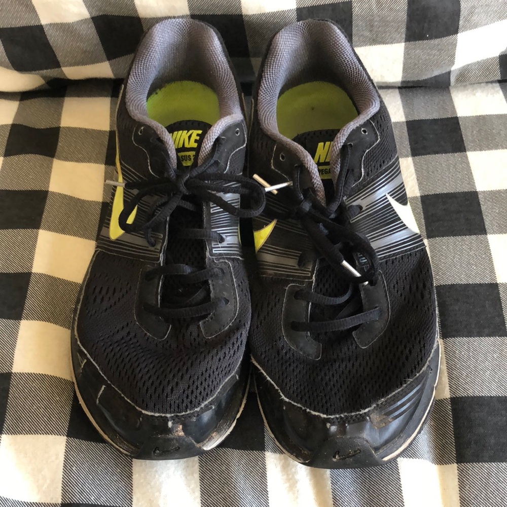 Men’s Nike sneakers